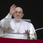 Vaticano, Papa non legge catechesi: “Sono ancora raffreddato”