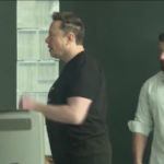 Germania, Elon Musk in visita a fabbrica Tesla vicino Berlino
