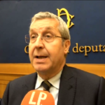 Russia, visto negato a tre parlamentari italiani: “Gli amici di Putin entrano, noi no”