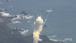 Spazio, razzo privato esplode dopo lancio in Giappone: il video dell’incidente