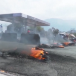 Haiti, ancora proteste a Port-au-Prince: pneumatici in fiamme in mezzo alla strada