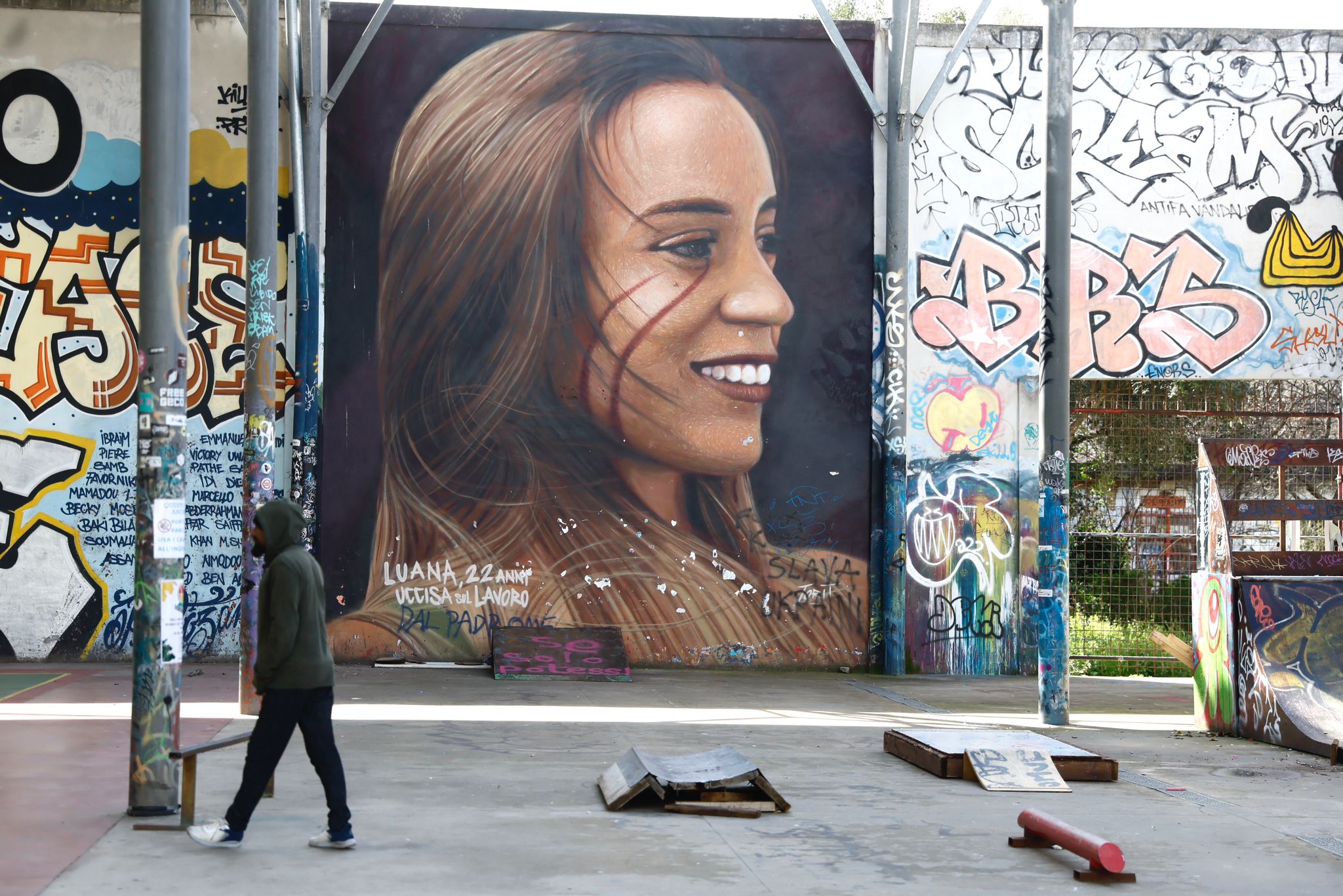 Roma, murale Jorit imbrattato con scritta ‘Slava Ukraini’