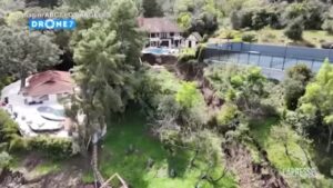 Usa, frana inghiotte una villa a Los Angeles
