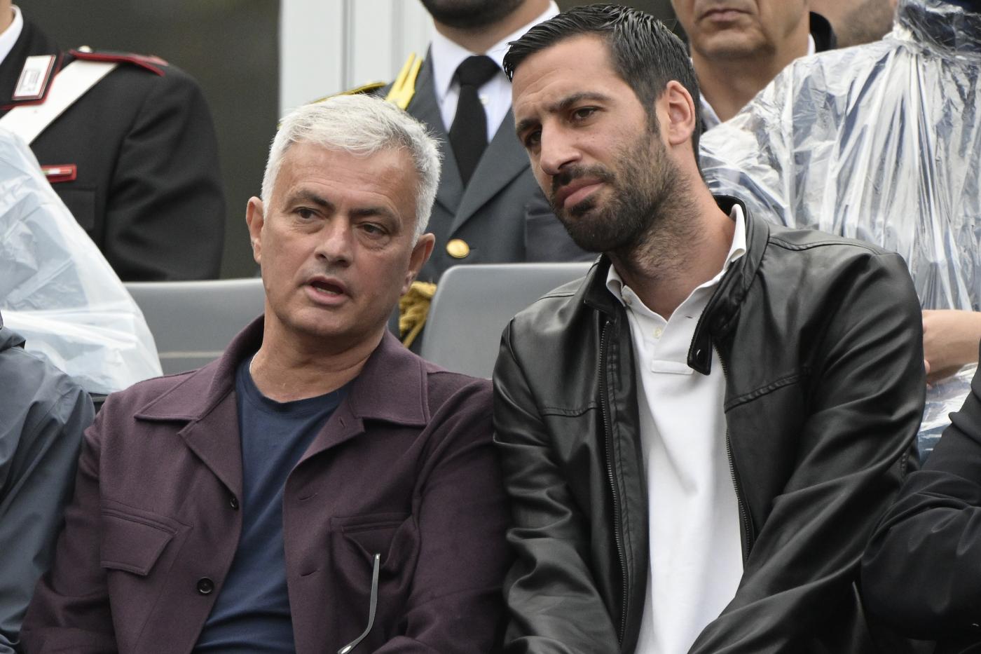 Video intimo rubato a dipendente As Roma, il vice di Mourinho: “Sapevo ma non l’ho visto” Video intimo rubato a dipendente As Roma, il vice di Mourinho: “Sapevo ma non l’ho visto”