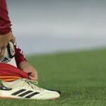 Calciatore ruba e diffonde video intimo di una dipendente ma As Roma licenzia vittima