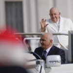 Mattarella al Papa: “Auguri per il suo Magistero, da lui spunti di riflessione”