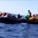 Migranti, almeno 50 morti in naufragio: le immagini dei soccorsi della SOS Méditerranée