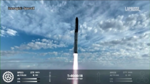Spazio, SpaceX: razzo Starship perso durante il rientro nell’atmosfera