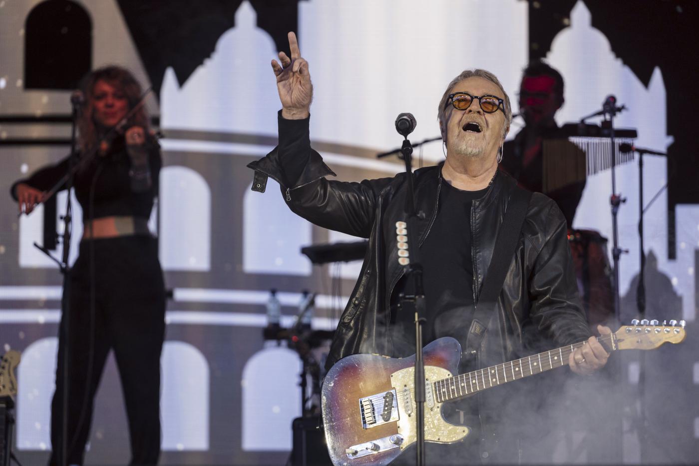 Umberto Tozzi si ritira dalle scene, annuncio a sorpresa a Parigi