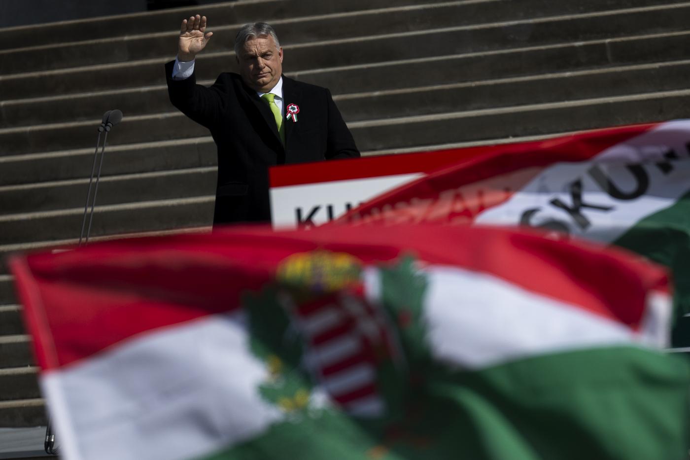 Europee, Orban aizza forze anti-Ue: “Occupiamo Bruxelles”