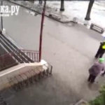Russia, donna lancia molotov contro seggio a San Pietroburgo
