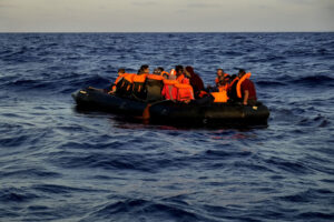 Migranti, affonda imbarcazione in Turchia: almeno 20 vittime