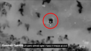 Gaza, Israele: “Palestinesi hanno sparato sulla folla in attesa aiuti”. Il video
