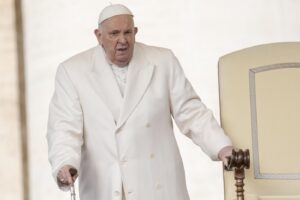 Vaticano, Papa Francesco: “Non mi sono ripreso”