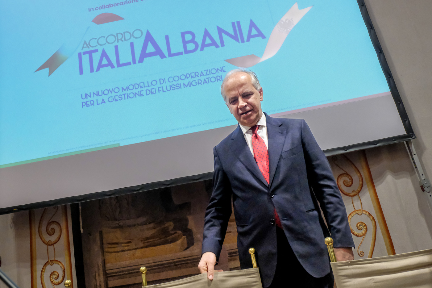 Migranti, Piantedosi: “Ragioniamo se riformulare decreto su cauzione” Migranti, Piantedosi: “Ragioniamo se riformulare decreto su cauzione”