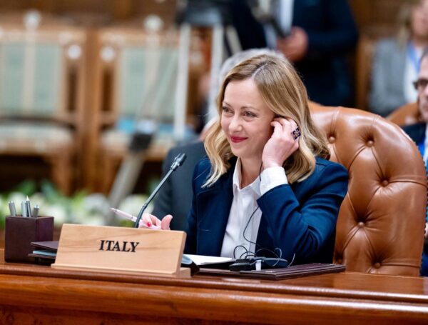 Il Presidente del Consiglio Giorgia Meloni al Cairo per il Memorandum tra Unione europea e l’Egitto su flussi migratori ed energia.