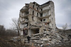 Guerra Ucraina, Izjum la città distrutta