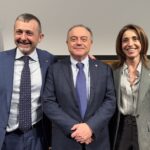 A Biella Gratteri incontra studenti, c’è anche Delmastro