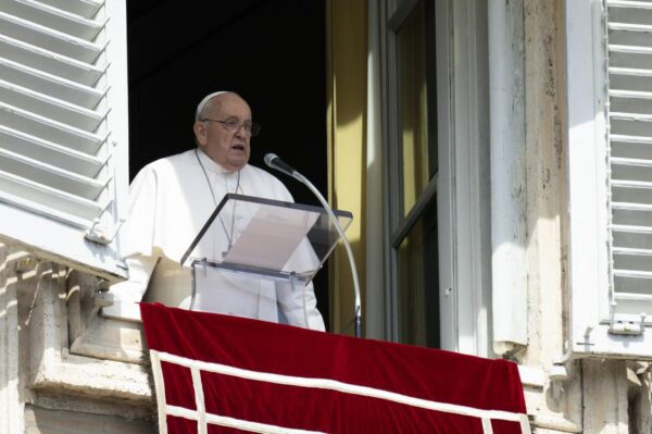 Angelus della domenica di Papa Francesco in Piazza San Pietro