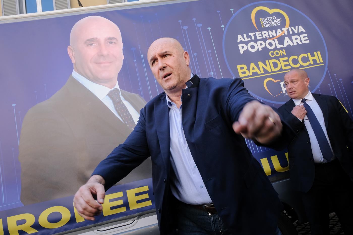 Europee, Bandecchi shock: “Donne in lista? Se intelligente candido anche un cammello”