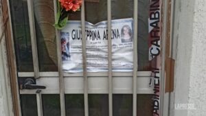 Omicidio Giusy Arena, nuovo sopralluogo Carabinieri nella casa della donna: le immagini