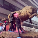 Torino, femministe in protesta dopo casi molestie: imbrattata statua al campus Einaudi