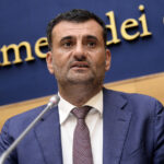 Bari, Decaro in lacrime: “Rinuncio a scorta”