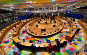 Ue, al via Consiglio europeo: sul tavolo economia di guerra e allargamento