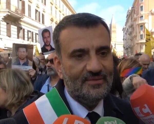 Bari, Decaro al corteo di Libera: “Non abbiamo niente da nascondere”