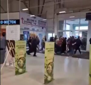 Russia, evacuato centro commerciale a San Pietroburgo per allarme bomba