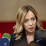 Meloni: “Povertà non si abolisce per decreto”