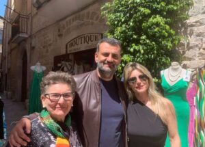 Bari, Decaro con la sorella del boss Capriati: spunta la foto social