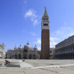 Venezia, bagagli abbandonati in piazza San Marco: rientra allarme bomba