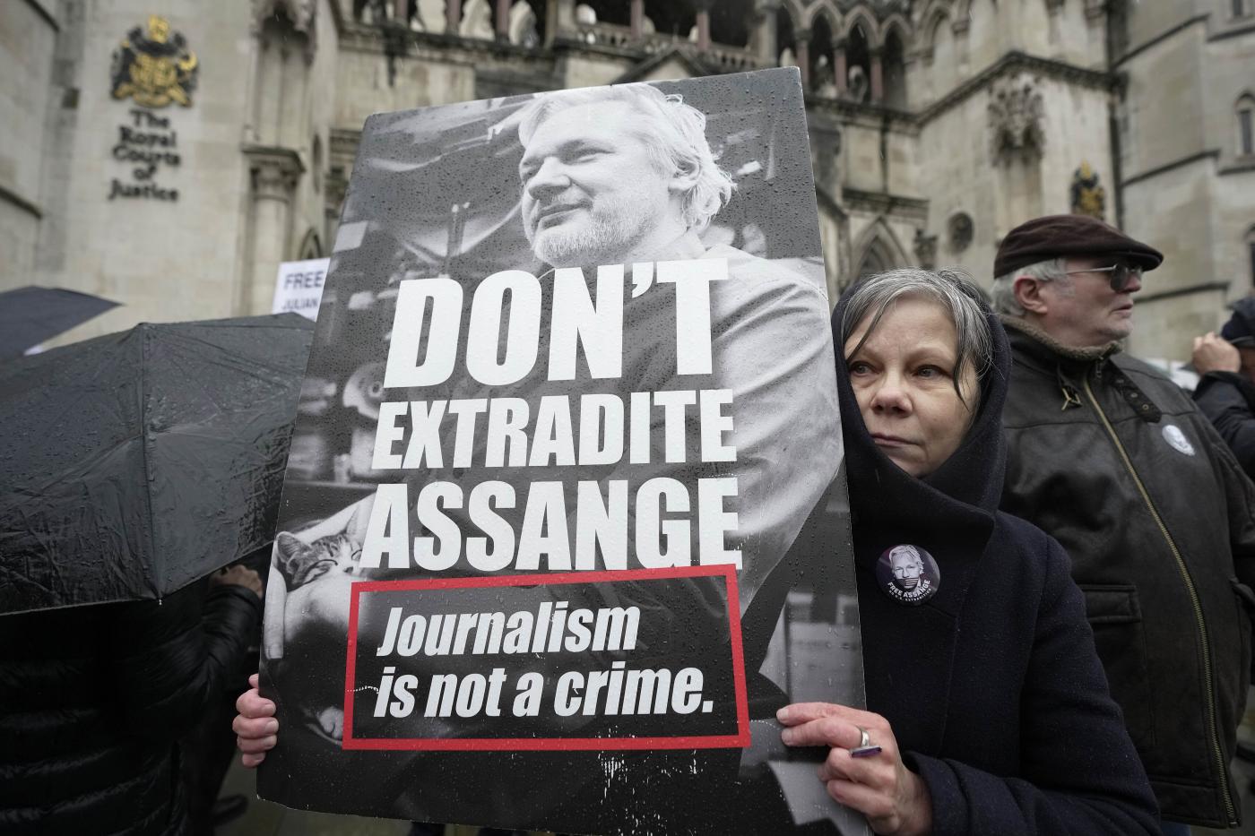 Assange, Alta Corte Londra concede appello contro estradizione