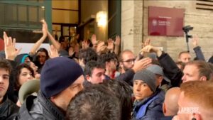 Roma, tensione tra studenti e polizia alla Sapienza