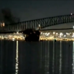 Baltimora, l’impatto devastante della nave contro il ponte