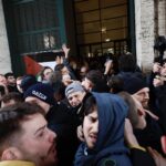 Roma, tensione davanti alla Sapienza