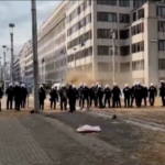 Agricoltori a Bruxelles, polizia mette fine a protesta con gas lacrimogeni