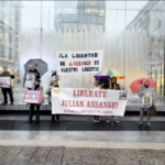 Milano, presidio per Julian Assange in Piazza Liberty