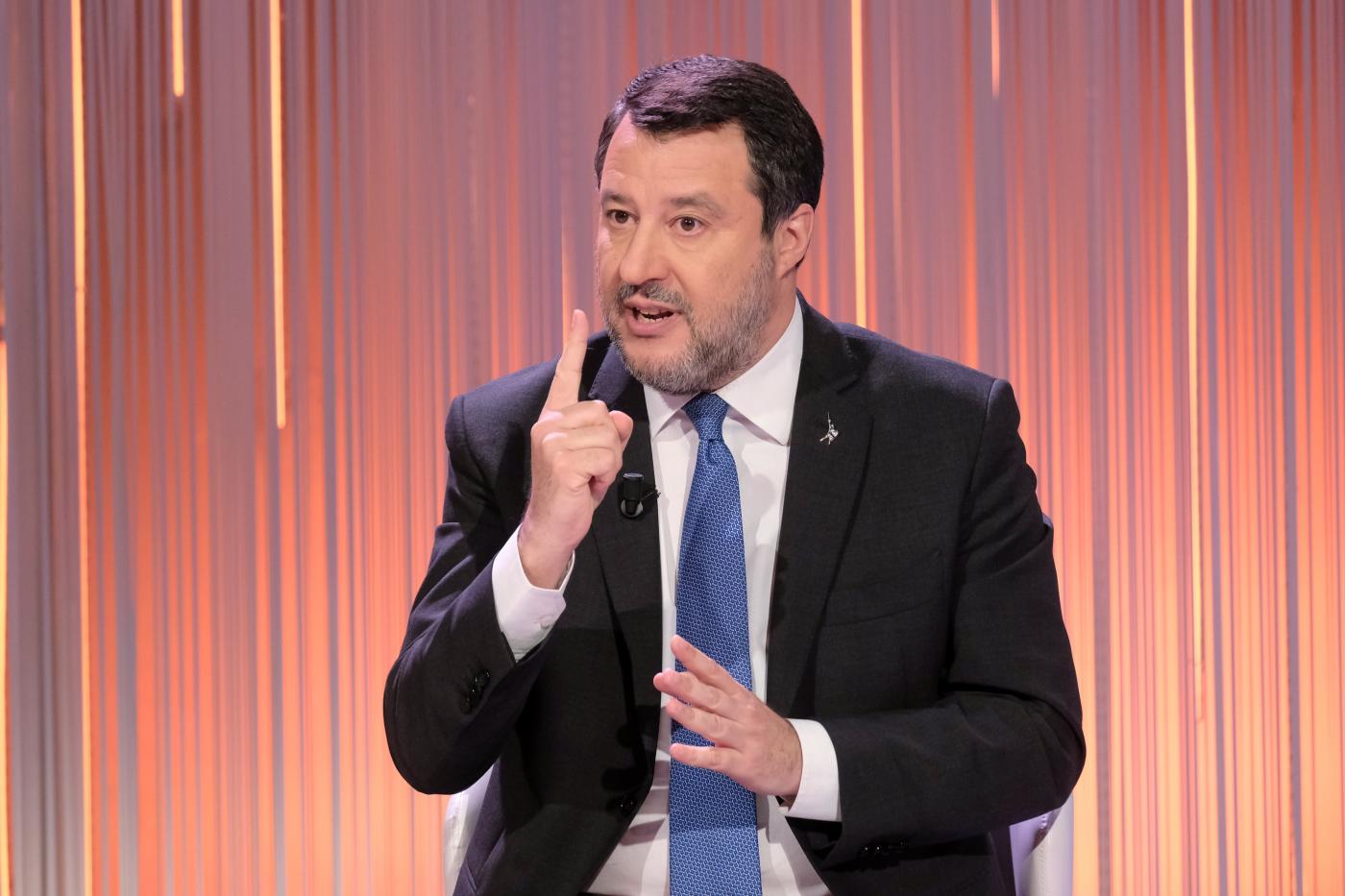 Scuola, Salvini: “Serve mettere tetto 20% ad alunni stranieri in classe” Scuola, Salvini: “Serve mettere tetto 20% ad alunni stranieri in classe”