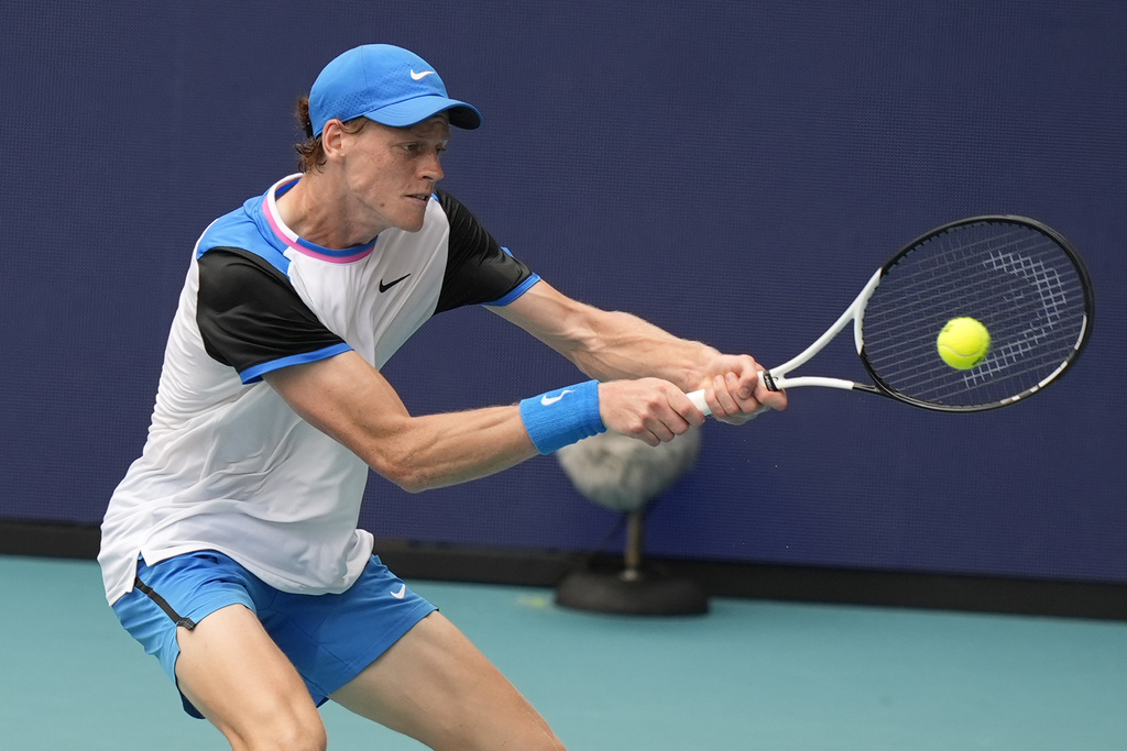 Tennis, Sinner batte il ceco Machac: va in semifinale a Miami Tennis, Sinner batte il ceco Machac: va in semifinale a Miami