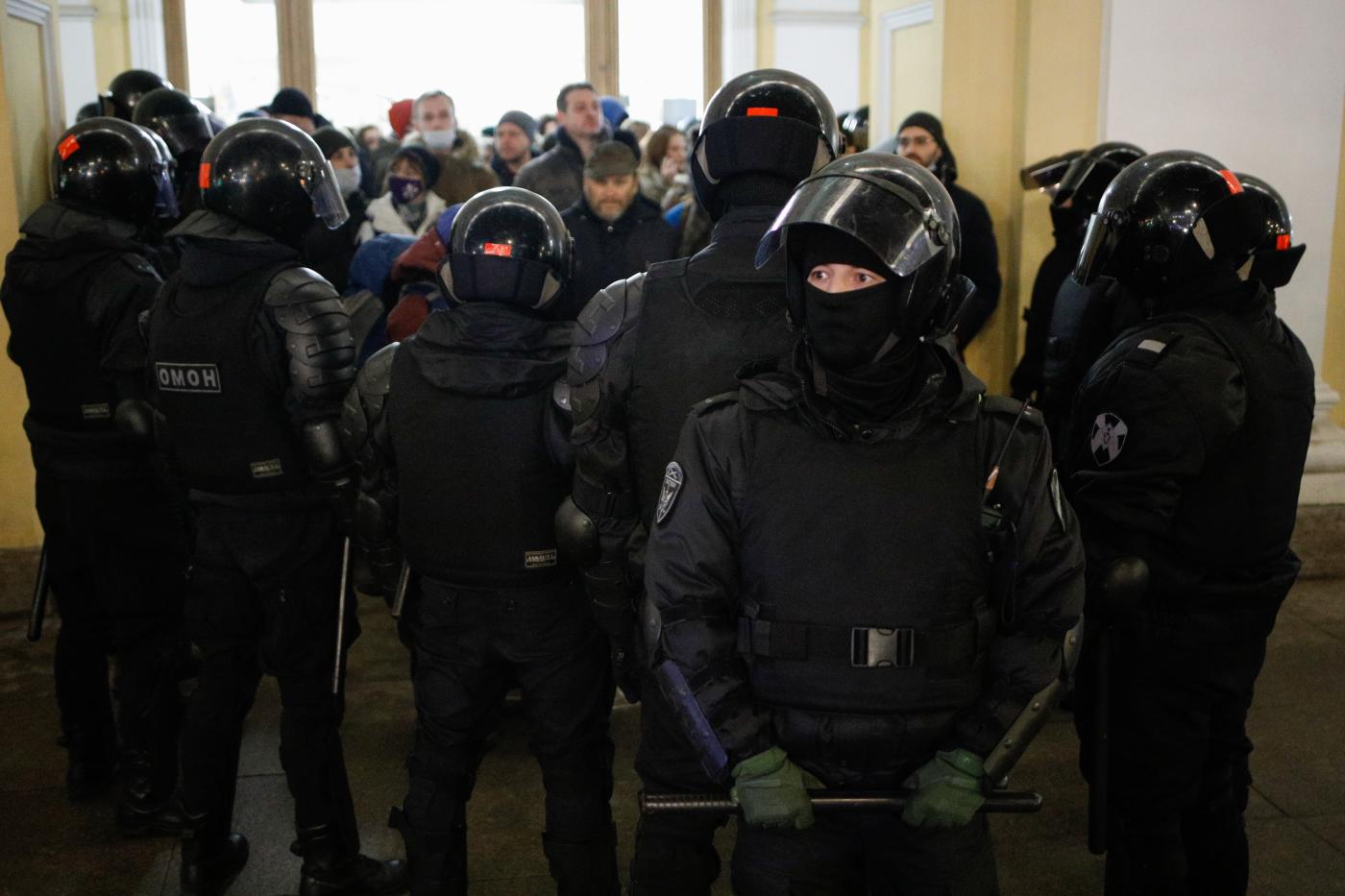 Russia, arrestati cinque giornalisti
