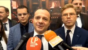 Europee, C. De Luca attacca Renzi: “Punta a raccattare voti ma si vergogna dei suoi compagni di viaggio”