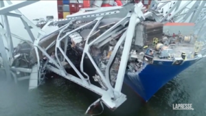 Ponte crollato a Baltimora, gli investigatori a bordo della nave Dali: il video
