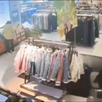 Cina, crolla pavimento in un negozio: donna inghiottita dal vuoto