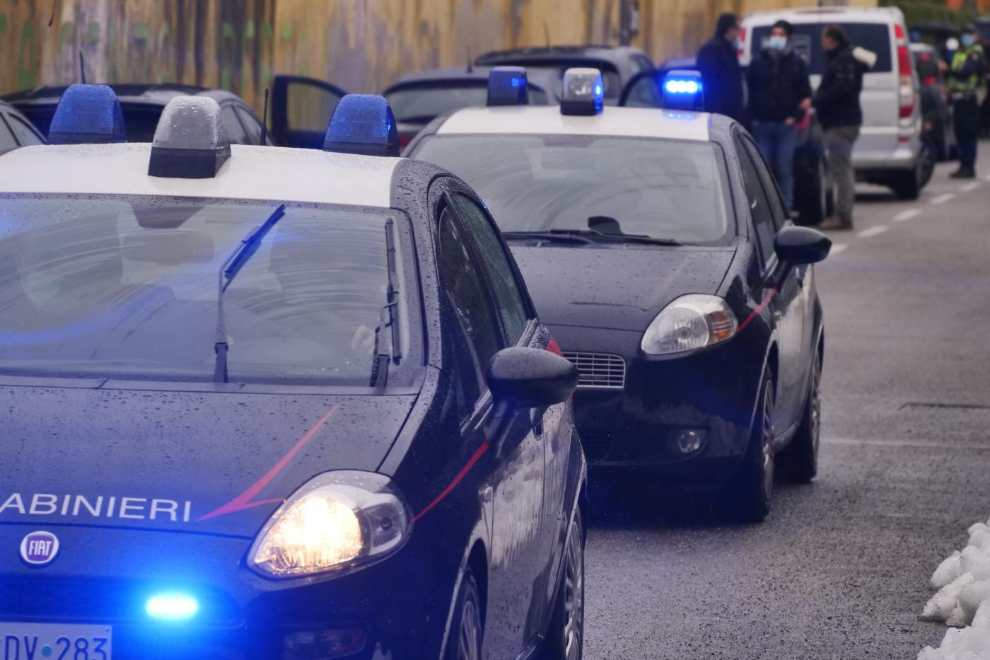 Napoli, minorenne violentata di ritorno da scuola: arrestato 41enne