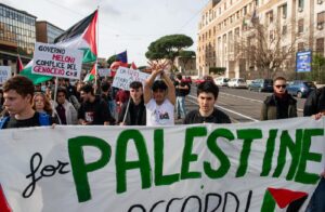 Rona - Manifestazione pro Palestina in corteo dall’università La Sapienza fino alla facoltà di Psicologia
