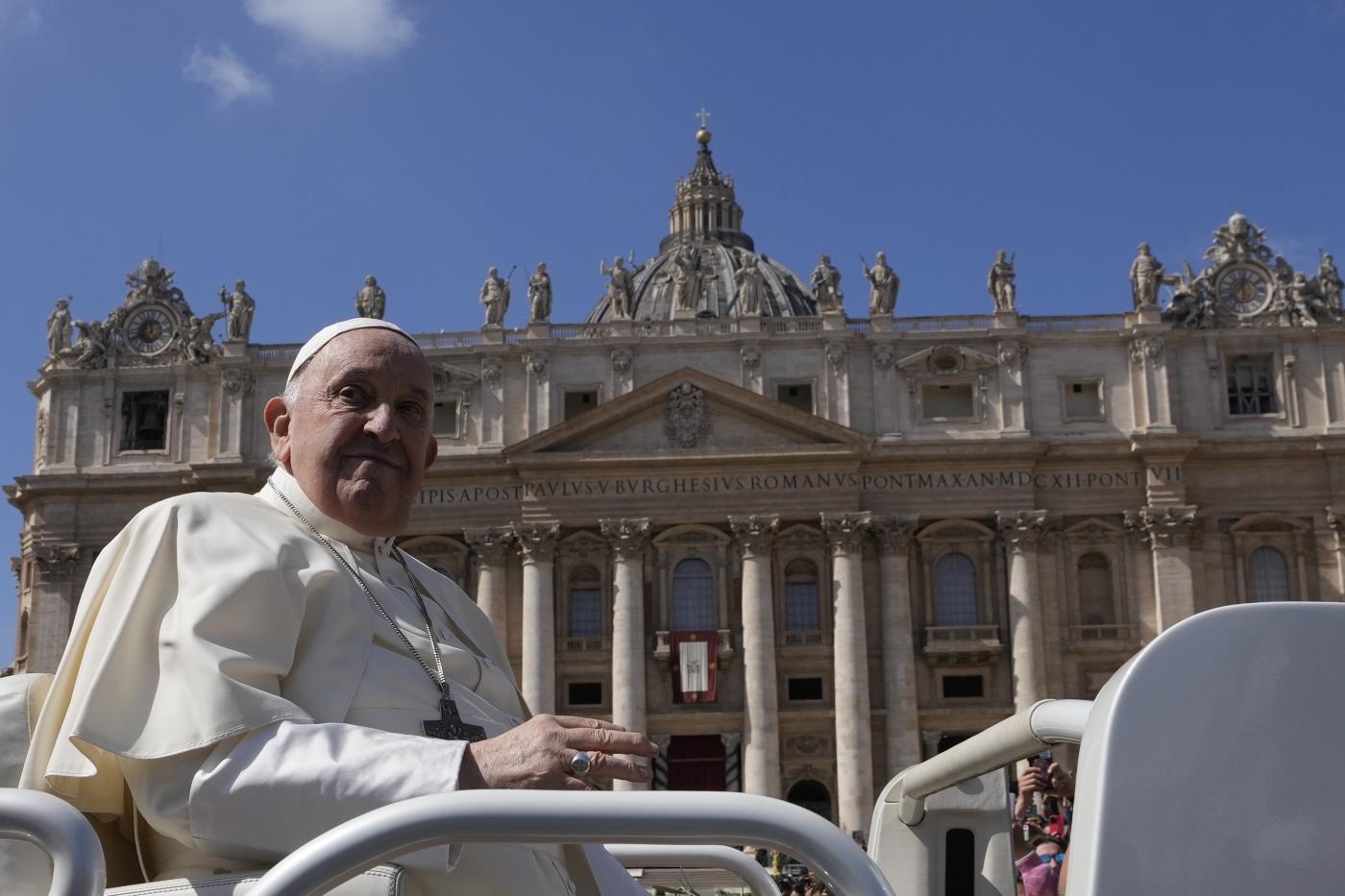 Pasqua, Papa: “Basta una tastiera per insultare”