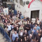 Gerusalemme, i cristiani in processione per il Venerdì Santo