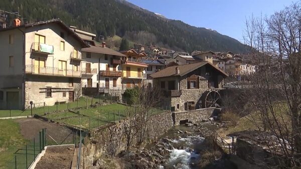 Militari russi e italiani disinfettano case di riposo in altri 3 comuni in Lombardia